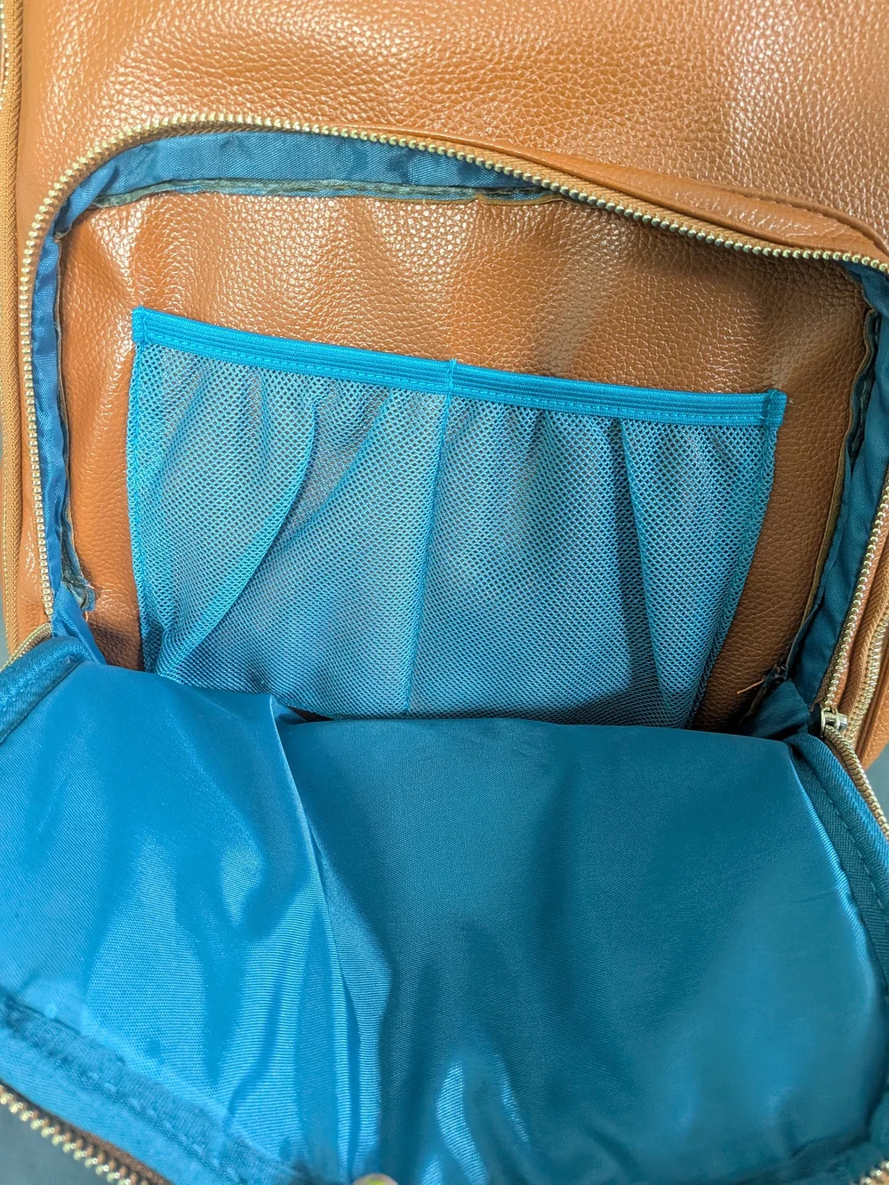 Young Living Premier Aroma Essential Oil Collection with backpack and 120 oils